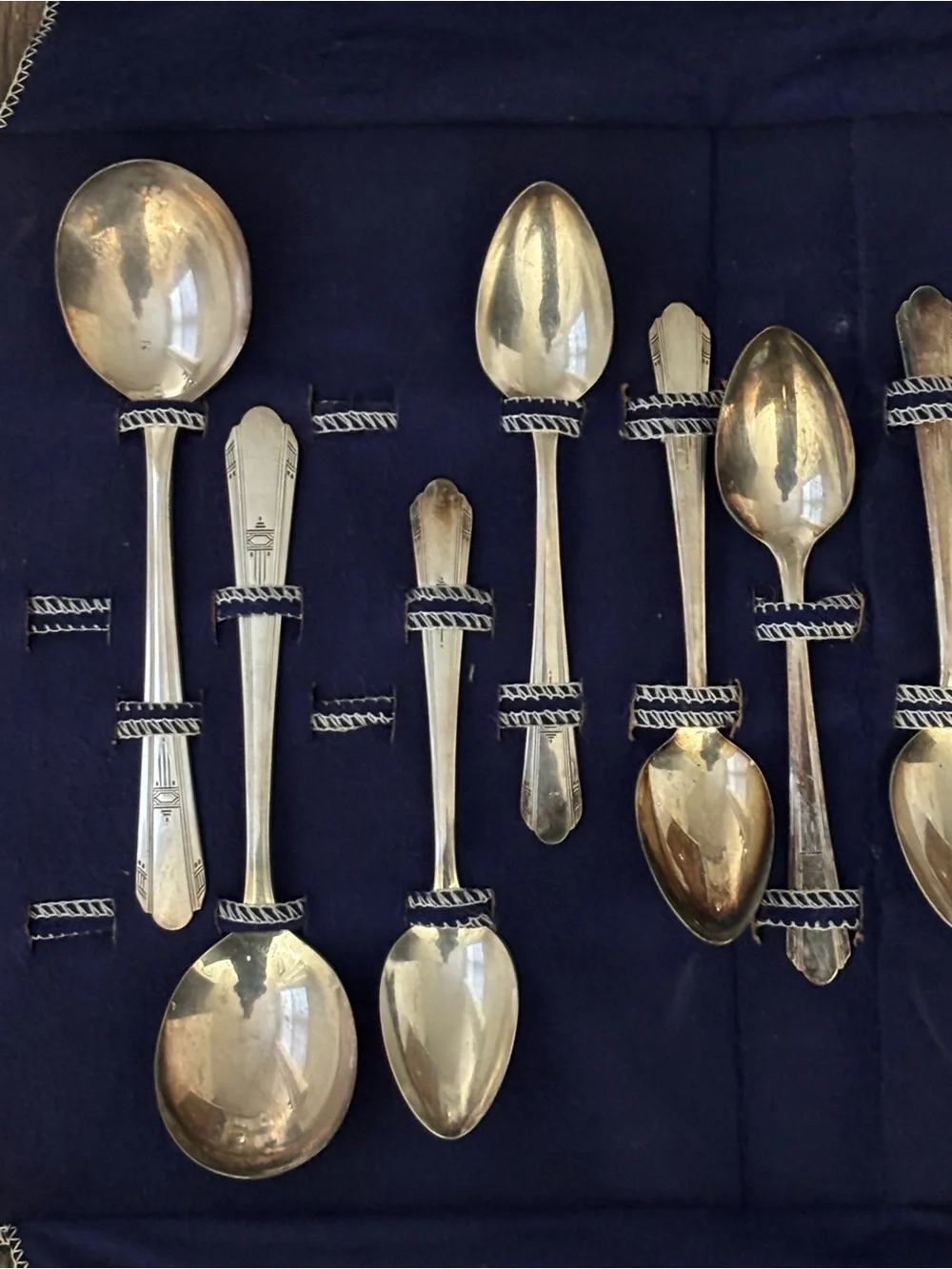 WM A Rogers Oneida Stainless Flatware Paramount 1933, 24 Pieces In Original Case